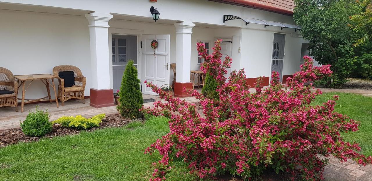 Harmonia Paraszthaz Es Apartman Poroszló المظهر الخارجي الصورة